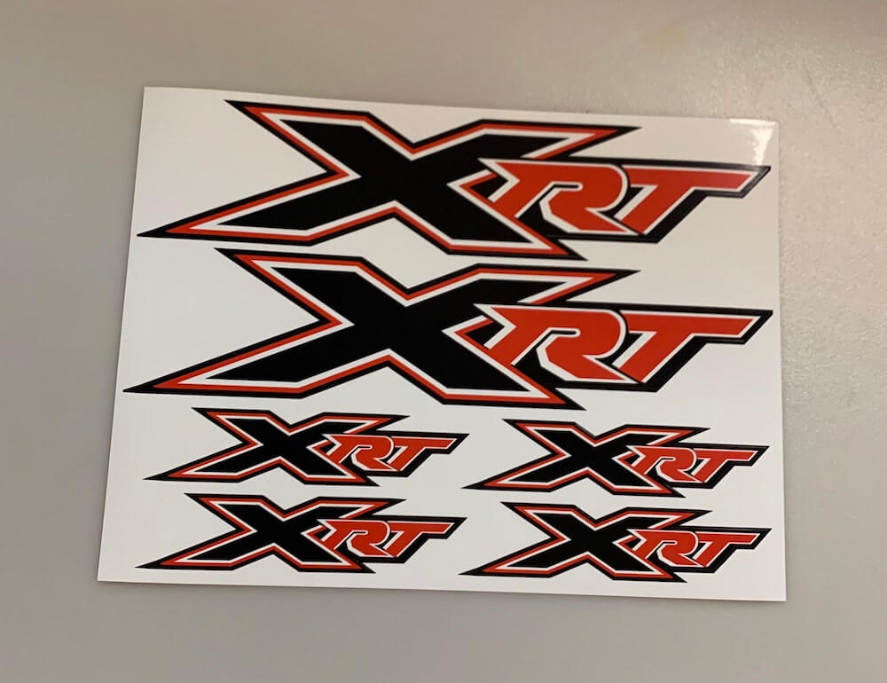 XRT Logo Sticker - Rood BRPD1043
