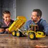 Lego Volvo 6x6 Truck met kieptrailer Technic 42114 - Afbeelding 7