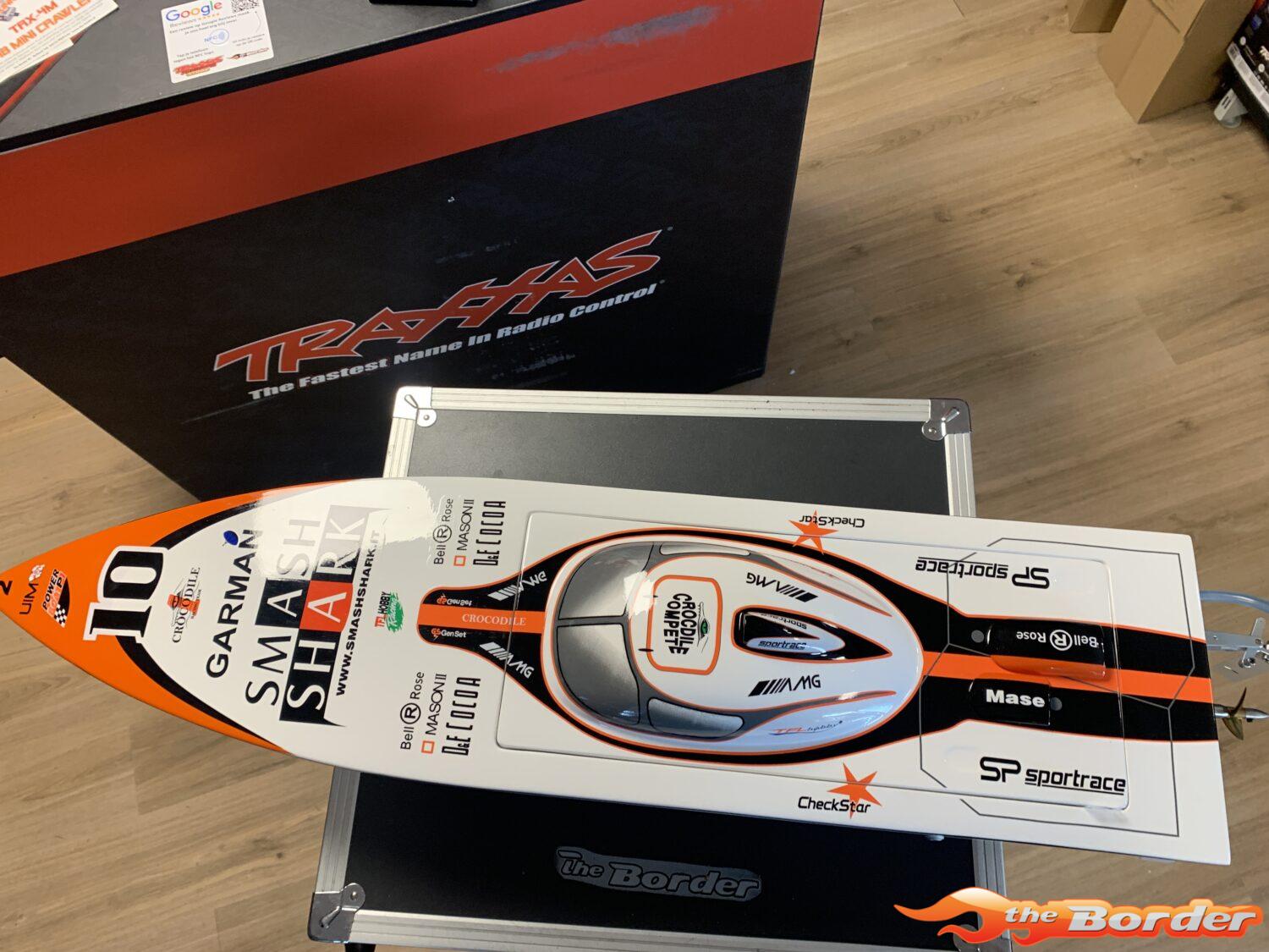 TFL 1125Smash Shark P1 Racing Fiberglass Brushless Boat ARTR - Afbeelding 8