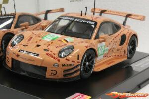Carrera Digital 124 Porsche 911 RSR No.92 Pink Pig design 23886